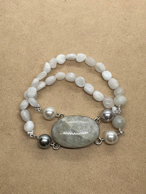 Moonstone set in 925 Silver with Moonstone Beads Bracelet